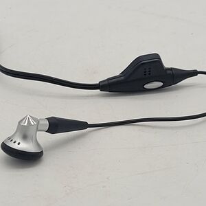 Wired Earbud Headphones in Black and Silver - Comfortable Sound